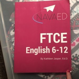 Navaed FTCE ENGLISH READING 6-12 Exam Book